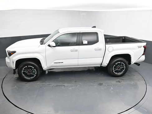 Used 2025 Toyota Tacoma TRD Sport image 26