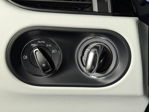 New 2026 Porsche Macan image 34