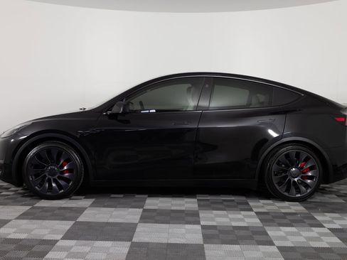 Used 2024 Tesla Model Y Performance image 3