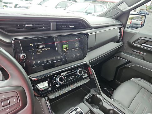 Used 2024 GMC Sierra 1500 AT4X AWD/4WD image 17