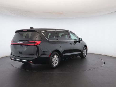New 2026 Chrysler Pacifica Select image 27