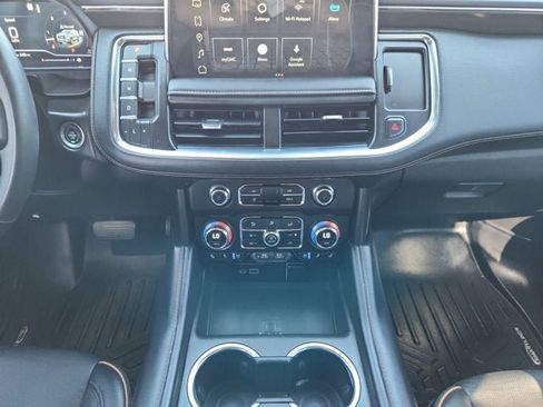 Used 2023 GMC Yukon AT4 w/ AT4 Premium Package AWD/4WD image 11