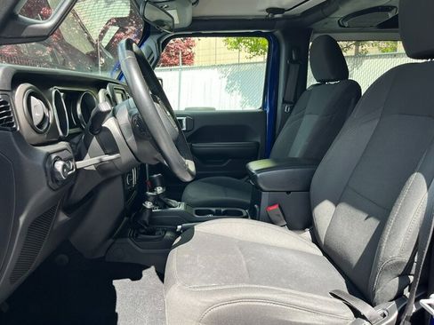 Used 2018 Jeep Wrangler Sport S image 17