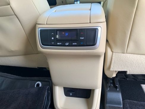 Used 2015 Toyota Highlander XLE AWD/4WD image 26