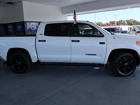 Used 2017 Toyota Tundra SR5 w/ SR5 Upgrade Package AWD/4WD image 6