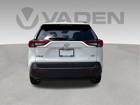 Used 2021 Toyota RAV4 XLE w/ Convenience Package FWD image 24