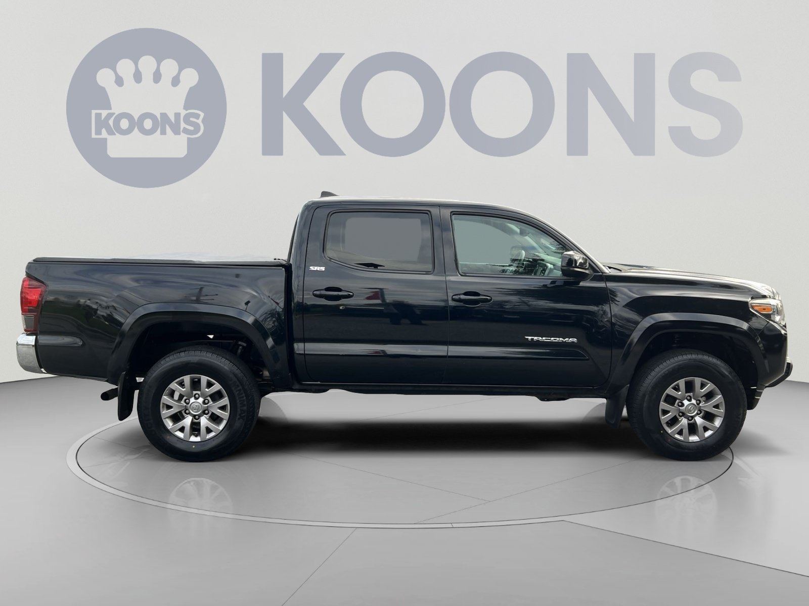 Used 2018 Toyota Tacoma SR5 AWD/4WD image 8