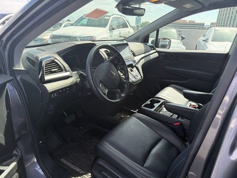 Used 2024 Honda Odyssey Touring image 4