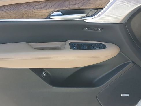 Used 2024 Cadillac XT5 Premium Luxury w/ Platinum Package AWD/4WD image 11