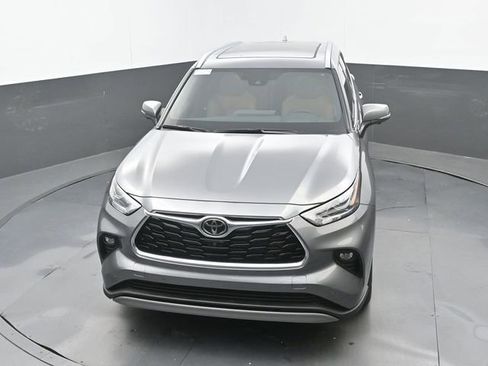 New 2026 Toyota Highlander Platinum AWD/4WD image 30
