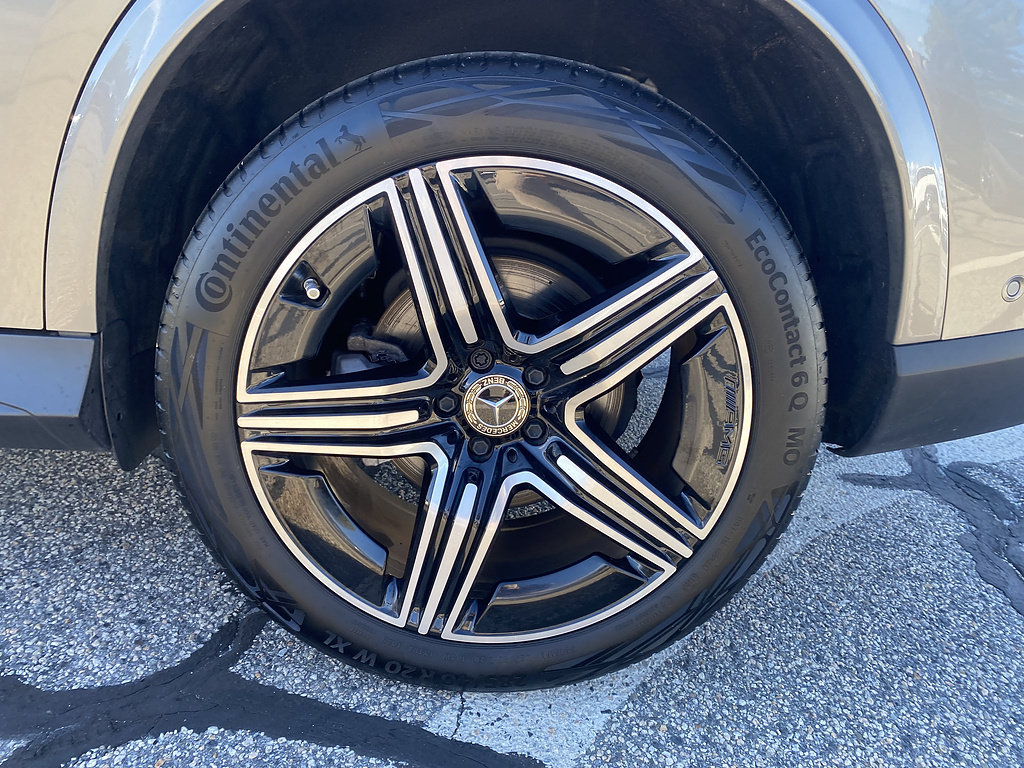 Used 2024 Mercedes-Benz GLC 300 4MATIC image 10