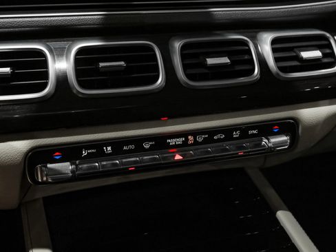 Used 2020 Mercedes-Benz GLE 350 w/ Parking Assist Package image 25