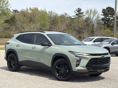 New 2026 Chevrolet Trax ACTIV w/ Sunroof Package image 3