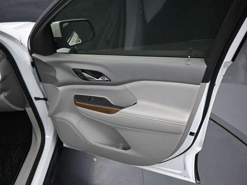 Used 2018 GMC Acadia SLE FWD image 34
