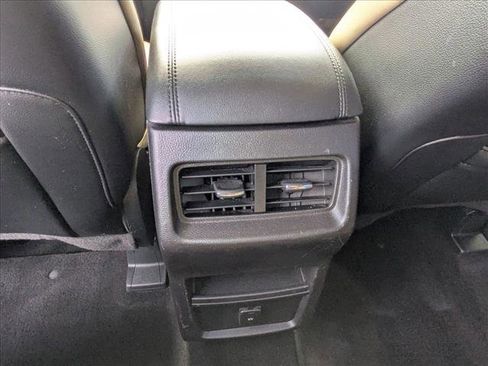 Used 2018 Ford Edge SEL w/ Equipment Group 201A FWD image 16