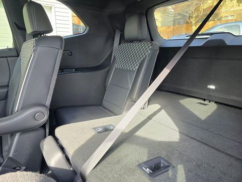 Used 2024 GMC Acadia Denali w/ Super Cruise Package image 19