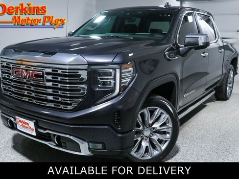 Used 2023 GMC Sierra 1500 Denali w/ Denali Reserve Package AWD/4WD image 1