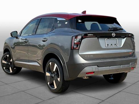 New 2025 Nissan Kicks SR image 7
