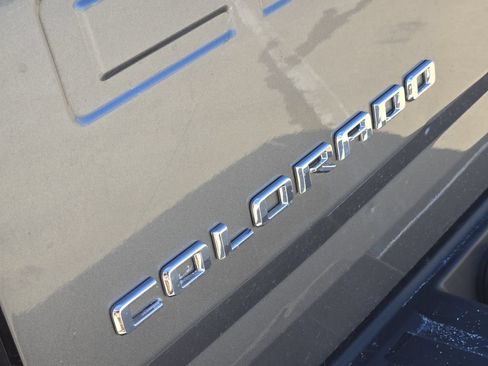 Used 2022 Chevrolet Colorado W/T AWD/4WD image 11