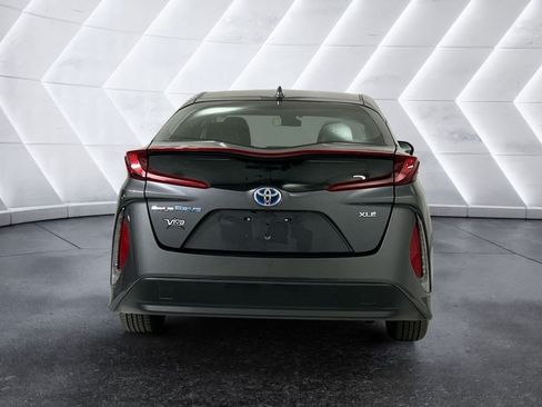 Used 2020 Toyota Prius Prime XLE FWD image 5