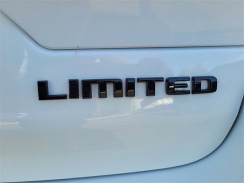 New 2025 Jeep Grand Cherokee Limited w/ Luxury Tech Group II image 14