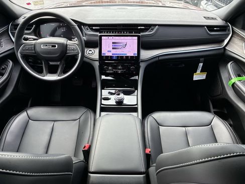 New 2025 Jeep Grand Cherokee Limited AWD/4WD image 15