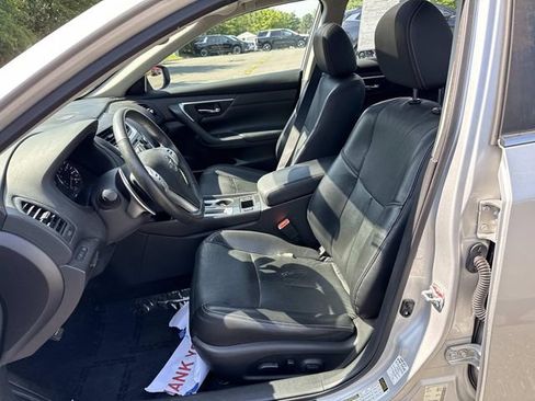 Used 2016 Nissan Altima 3.5 SL FWD image 14