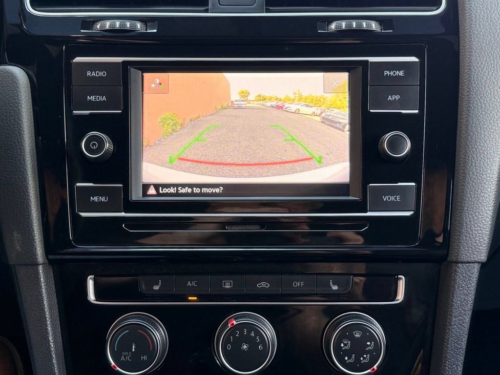 Used 2020 Volkswagen Golf 4-Door FWD image 26