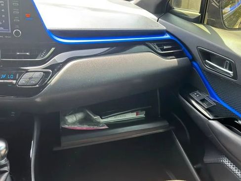 Used 2020 Toyota C-HR XLE FWD image 14