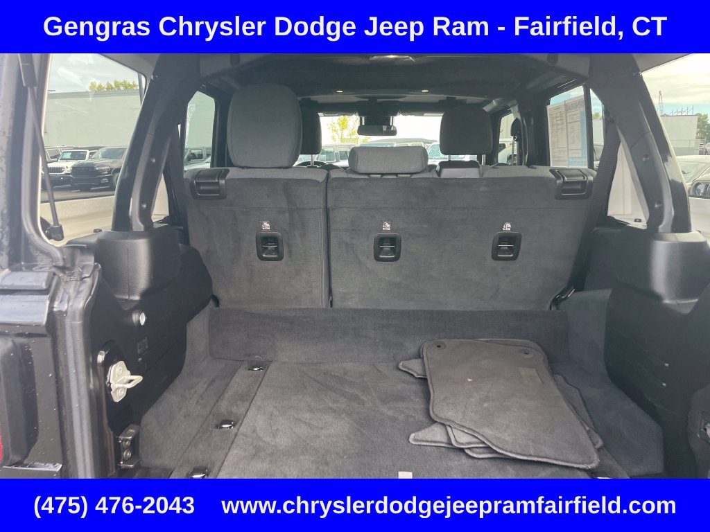 Used 2024 Jeep Wrangler Unlimited w/ Convenience Group AWD/4WD image 34