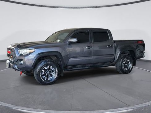 Used 2020 Toyota Tacoma TRD Off-Road AWD/4WD image 4