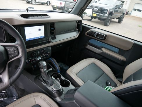 Used 2023 Ford Bronco Wildtrak AWD/4WD image 11