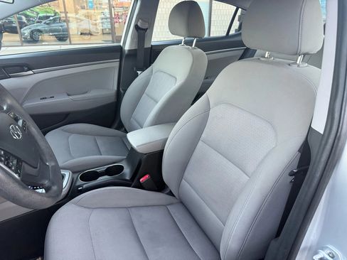 Used 2018 Hyundai Elantra SE w/ SE Connectivity Package 04 image 19
