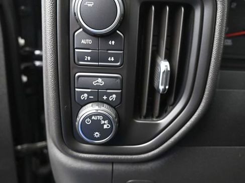 Certified 2022 Chevrolet Silverado 1500 Custom Trail Boss AWD/4WD image 17