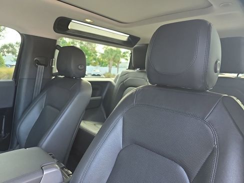 Used 2024 Land Rover Defender 90 S image 5