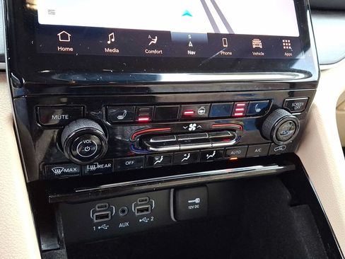 Used 2021 Jeep Grand Cherokee L Limited AWD/4WD image 19