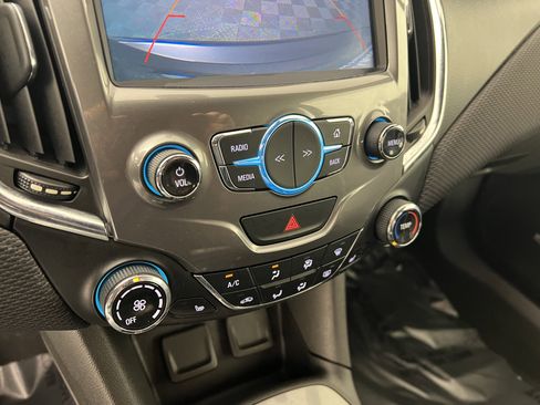Used 2016 Chevrolet Cruze LT w/ Sun And Sound Package FWD image 31