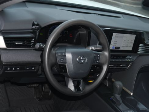 Used 2025 Toyota Camry LE FWD image 8