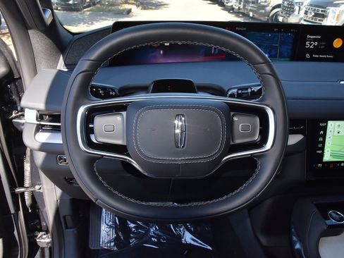 New 2025 Lincoln Navigator Reserve w/ Jet Appearance Package image 23