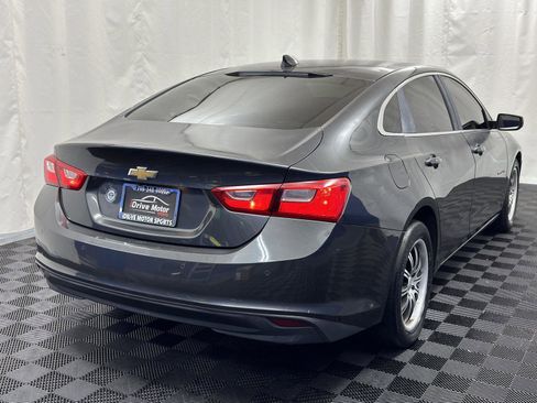 Used 2017 Chevrolet Malibu LT w/ Driver Confidence Package image 7