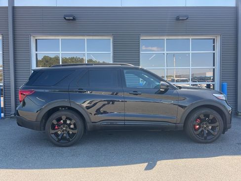 Used 2023 Ford Explorer ST w/ Equipment Group 401A image 4