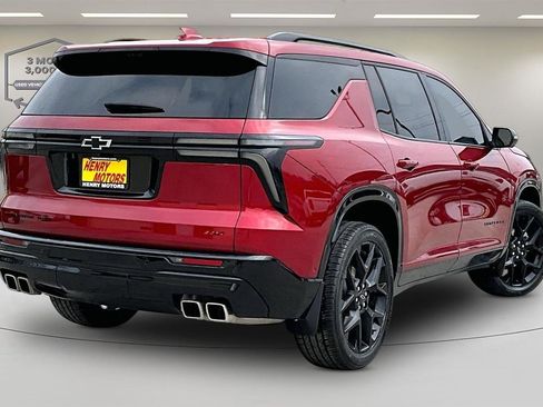 Used 2024 Chevrolet Traverse RS image 7
