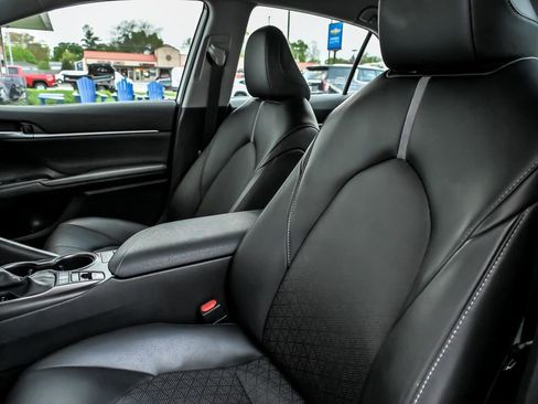 Used 2023 Toyota Camry XSE FWD image 16