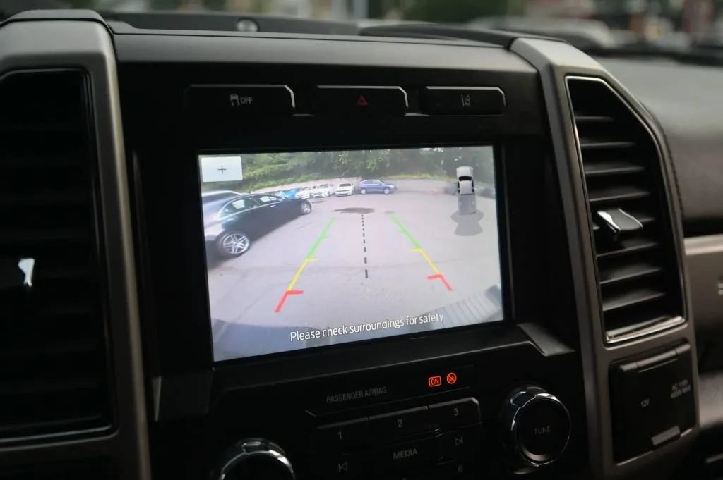 Used 2020 Ford F350 Lariat w/ Lariat Ultimate Package AWD/4WD image 29