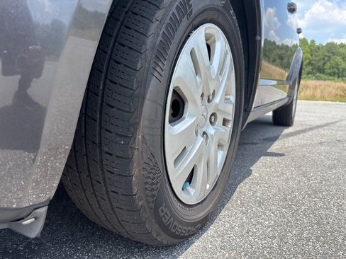Used 2018 Dodge Journey SE w/ Connectivity Group FWD image 9