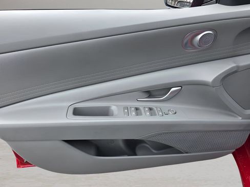 Used 2024 Hyundai Elantra SE image 16