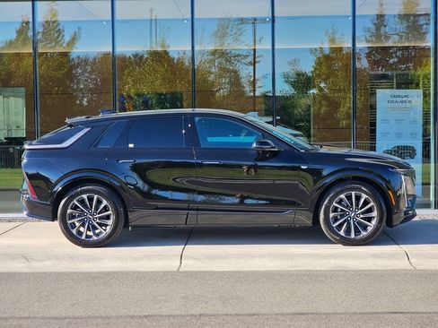 New 2026 Cadillac Lyriq Sport AWD/4WD image 6