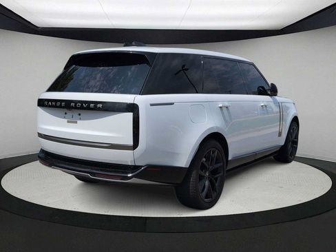 Used 2024 Land Rover Range Rover Long Wheelbase SE AWD/4WD image 8