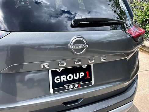 Used 2022 Nissan Rogue S image 29