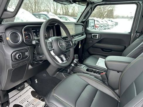 New 2026 Jeep Wrangler Unlimited Sahara AWD/4WD image 11
